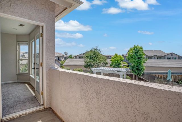 7188 N Stacia Avenue, Fresno, CA 93720