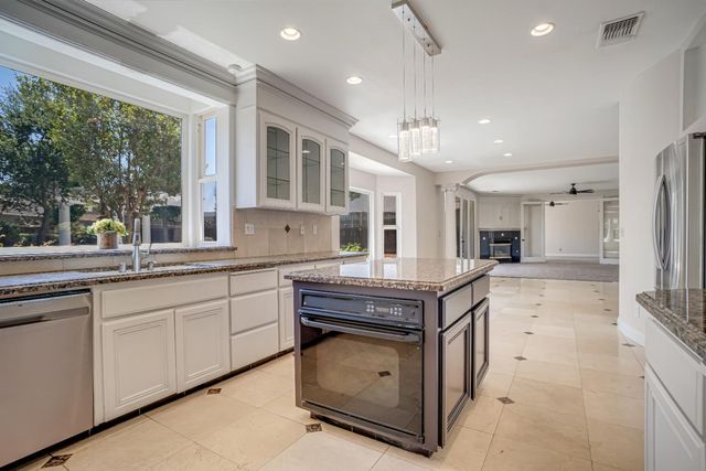 7188 N Stacia Avenue, Fresno, CA 93720