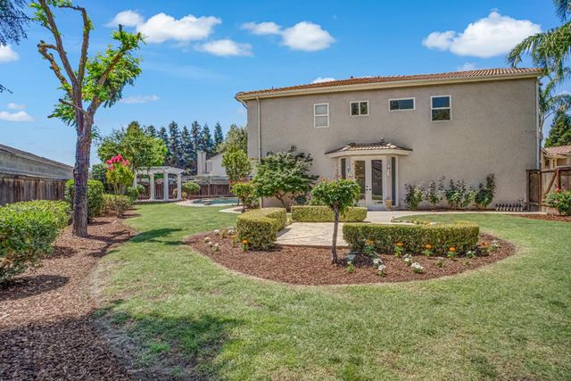 7188 N Stacia Avenue, Fresno, CA 93720