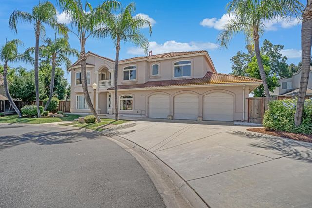 7188 N Stacia Avenue, Fresno, CA 93720