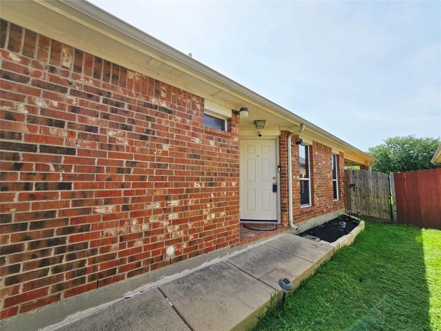6249 Geneva Lane, Fort Worth, TX 76131