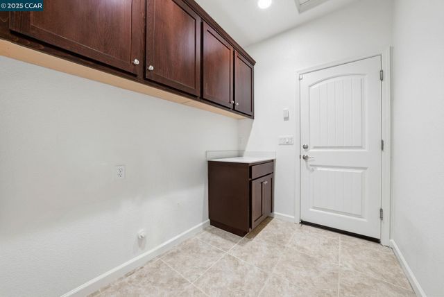 4213 Hovnanian Dr, Sacramento, CA 95834