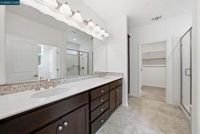 4213 Hovnanian Dr, Sacramento, CA 95834