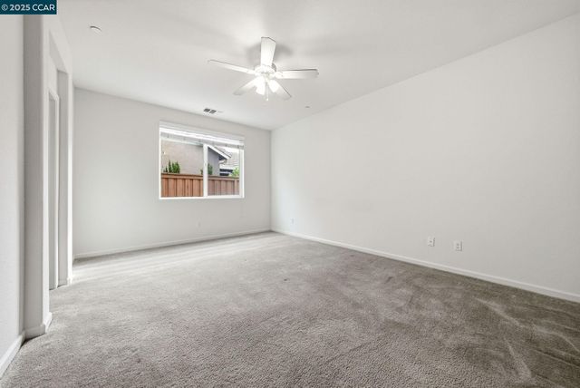 4213 Hovnanian Dr, Sacramento, CA 95834