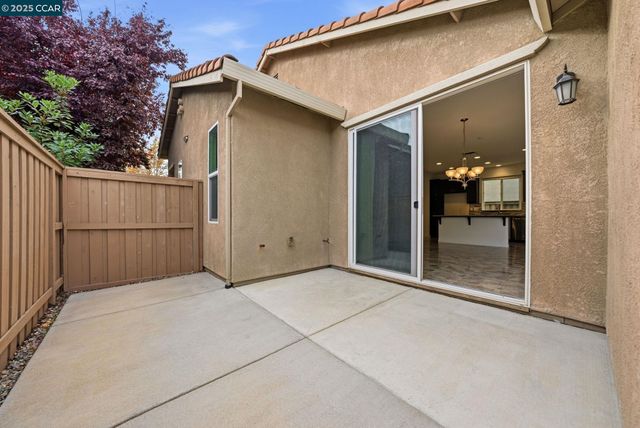 4213 Hovnanian Dr, Sacramento, CA 95834