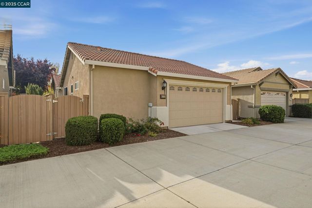 4213 Hovnanian Dr, Sacramento, CA 95834