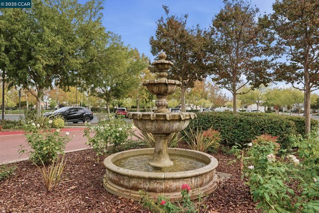 4213 Hovnanian Dr, Sacramento, CA 95834