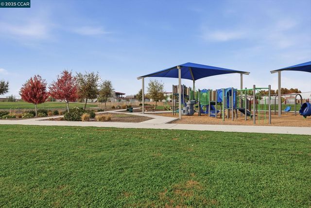 4213 Hovnanian Dr, Sacramento, CA 95834