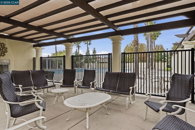 4213 Hovnanian Dr, Sacramento, CA 95834