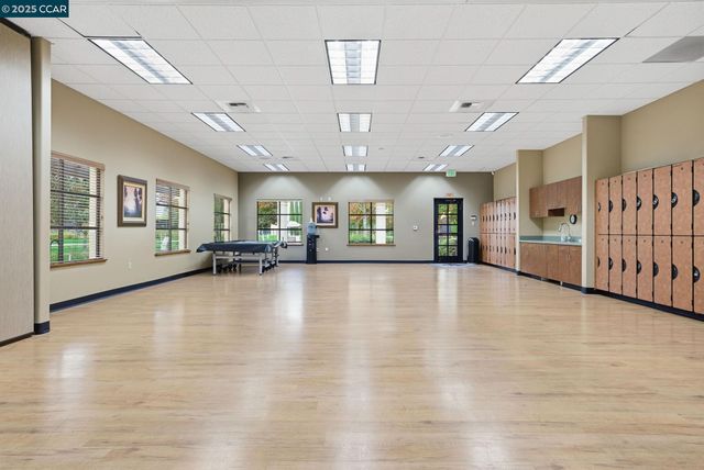 4213 Hovnanian Dr, Sacramento, CA 95834