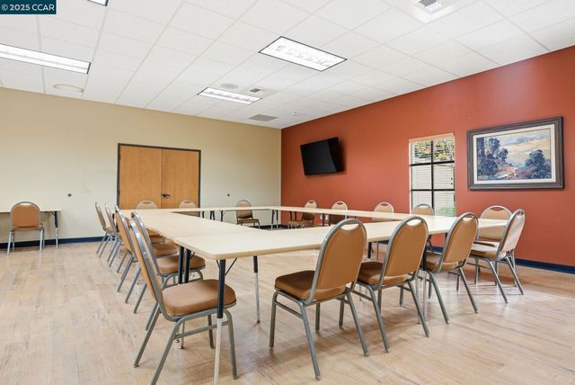 4213 Hovnanian Dr, Sacramento, CA 95834