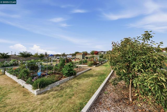 4213 Hovnanian Dr, Sacramento, CA 95834