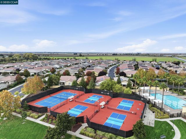 4213 Hovnanian Dr, Sacramento, CA 95834