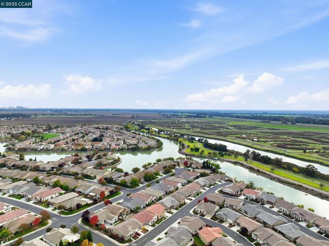 4213 Hovnanian Dr, Sacramento, CA 95834