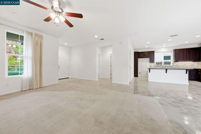 4213 Hovnanian Dr, Sacramento, CA 95834