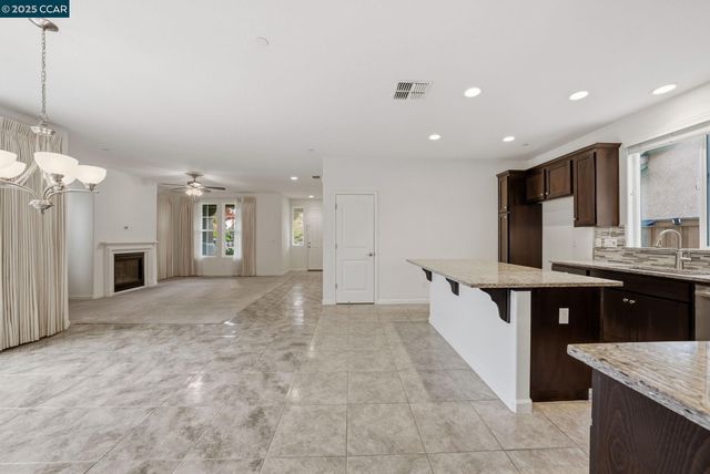 4213 Hovnanian Dr, Sacramento, CA 95834