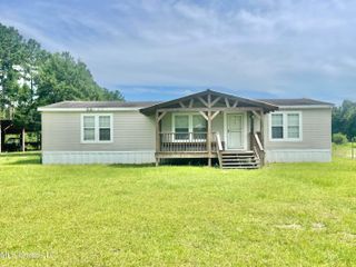 156 Blackberry Lane, Lucedale, MS 39452