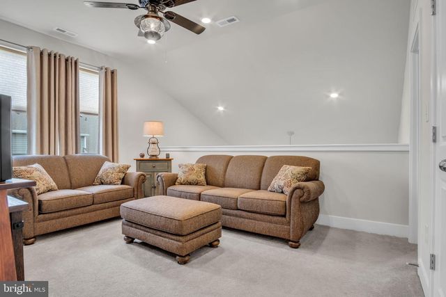 102 GRAND OVERLOOK DR, Gettysburg, PA 17325