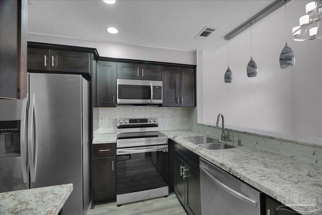 601 Burgess Rd J2, Pensacola, FL 32503