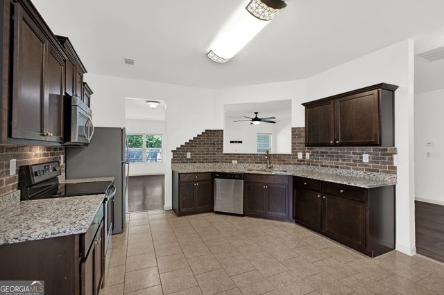 11 Canyon Trail SE, Cartersville, GA 30121