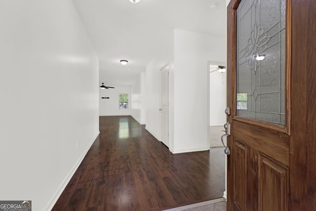 11 Canyon Trail SE, Cartersville, GA 30121