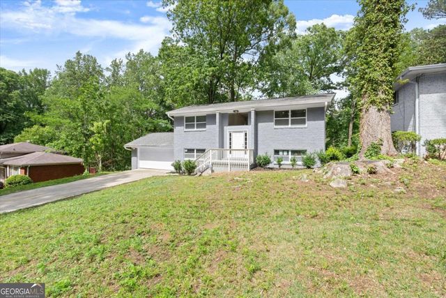 495 Larchmont Circle NW, Atlanta, GA 30318