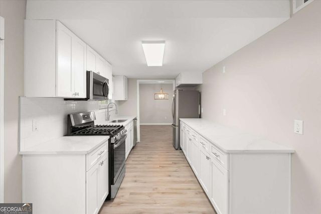 495 Larchmont Circle NW, Atlanta, GA 30318