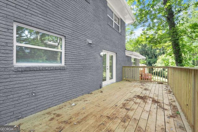 495 Larchmont Circle NW, Atlanta, GA 30318
