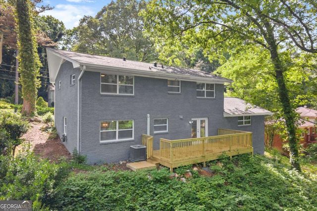 495 Larchmont Circle NW, Atlanta, GA 30318