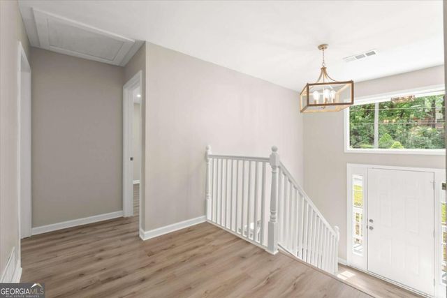 495 Larchmont Circle NW, Atlanta, GA 30318
