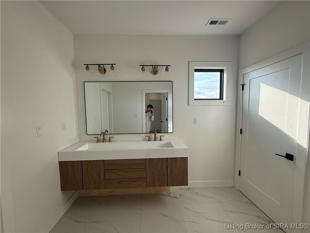 1019 Ridgeview Drive, Jeffersonville, IN 47130