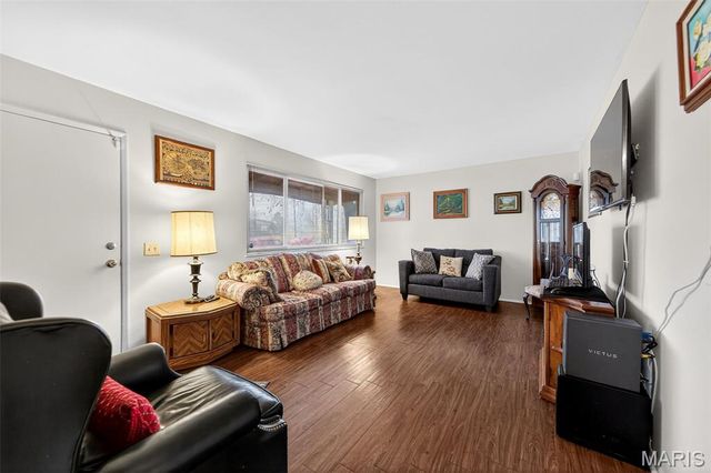 1395 Redbird Drive, Florissant, MO 63031