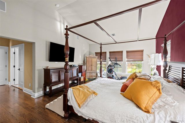 38 Hamlet Drive, Mount Sinai, NY 11766