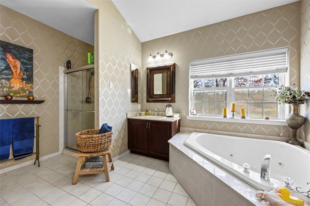 38 Hamlet Drive, Mount Sinai, NY 11766