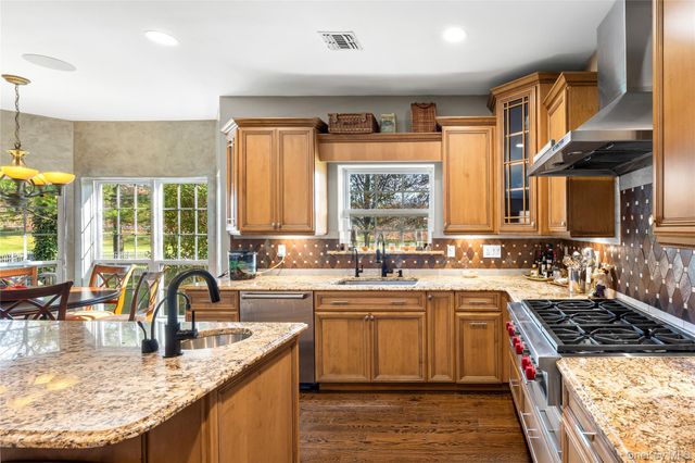 38 Hamlet Drive, Mount Sinai, NY 11766