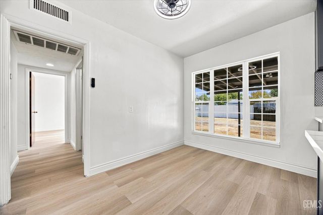 109 La Mesa Drive, Bakersfield, CA 93305