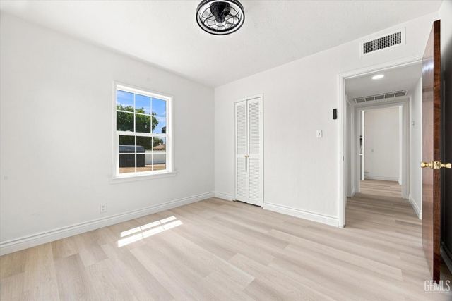 109 La Mesa Drive, Bakersfield, CA 93305