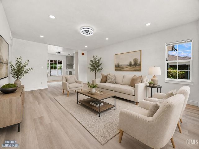 109 La Mesa Drive, Bakersfield, CA 93305