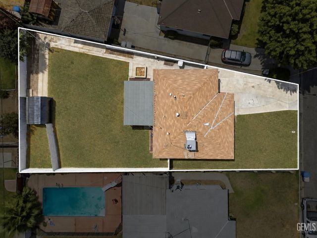 109 La Mesa Drive, Bakersfield, CA 93305