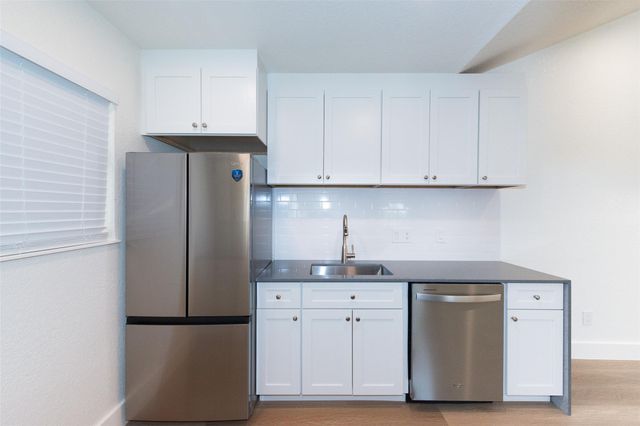 2704 Catalina DR B, Austin, TX 78741