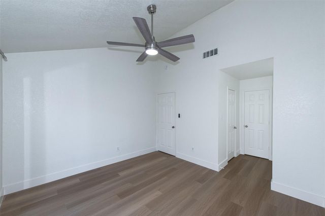 2704 Catalina DR B, Austin, TX 78741