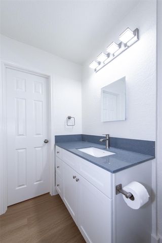 2704 Catalina DR B, Austin, TX 78741