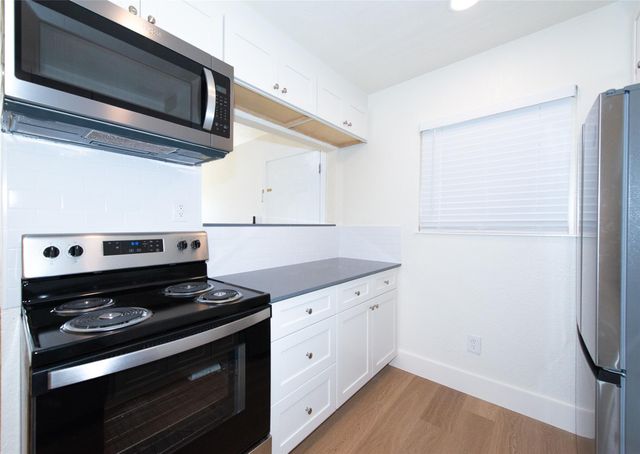 2704 Catalina DR B, Austin, TX 78741