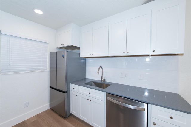 2704 Catalina DR B, Austin, TX 78741