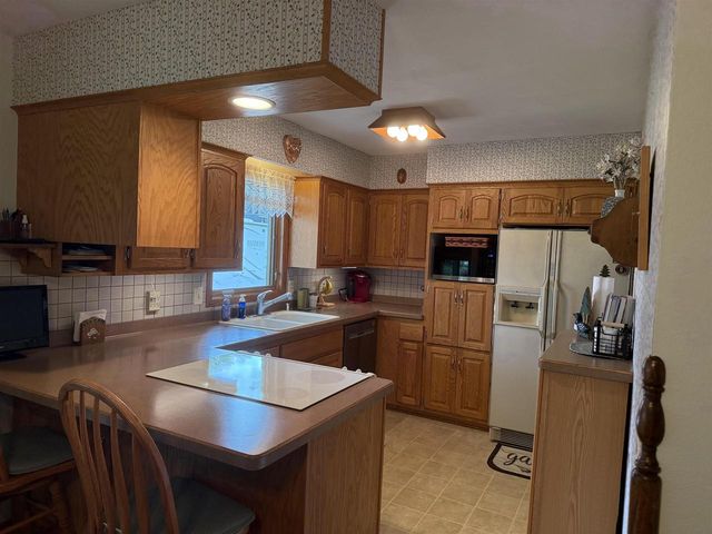 1004 Sunfield Street, Sun Prairie, WI 53590