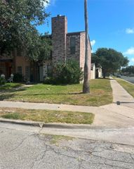 2936 Saint Joseph St O, Corpus Christi, TX 78418
