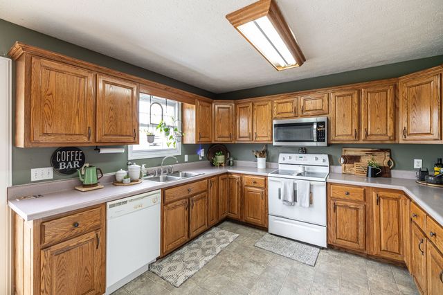 144B Leo Carter Rd, Bethpage, TN 37022
