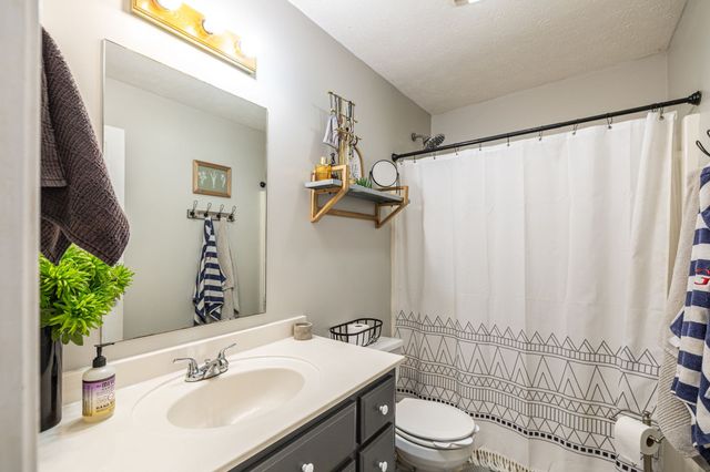 144B Leo Carter Rd, Bethpage, TN 37022