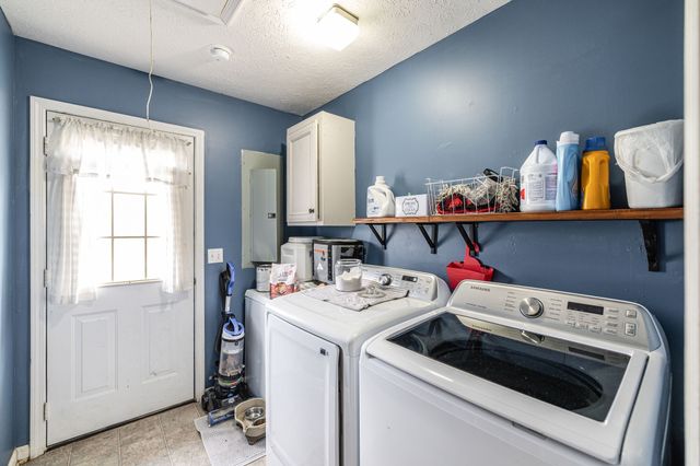 144B Leo Carter Rd, Bethpage, TN 37022