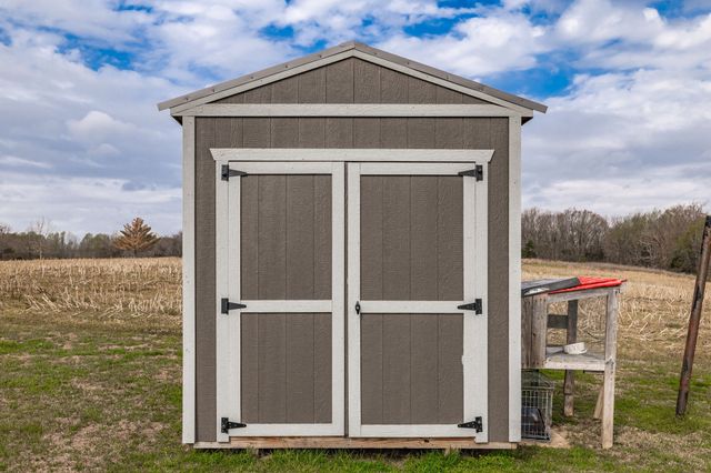 144B Leo Carter Rd, Bethpage, TN 37022
